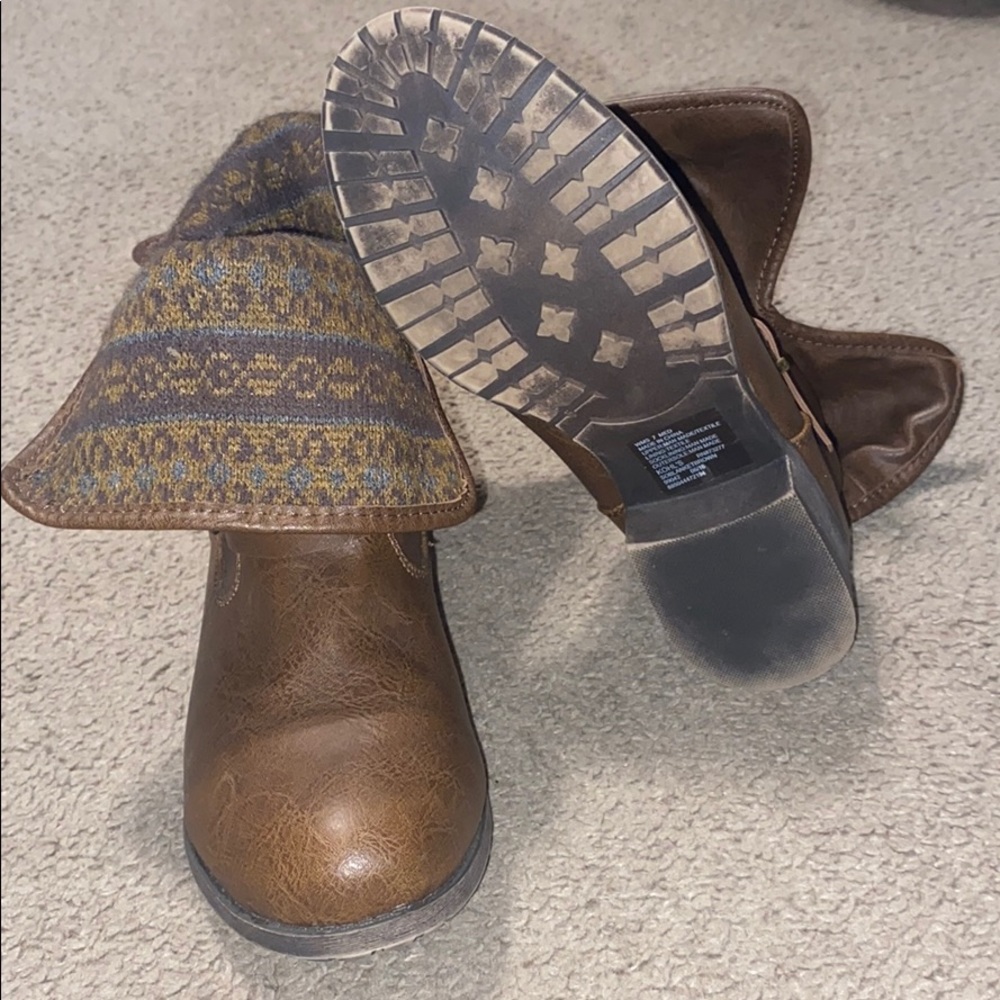 Booties - Picture 3 of 4